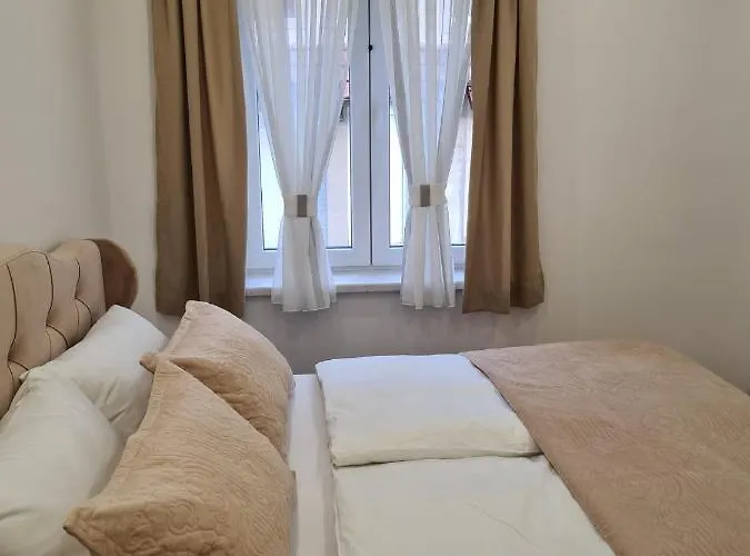 Vijecnica Denis Hotel