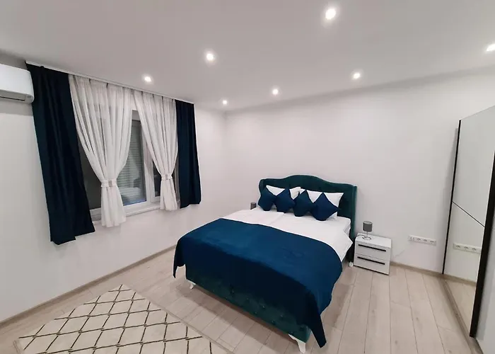 Vijecnica Denis Hotel